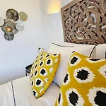 Ambra House Ferienhaus *